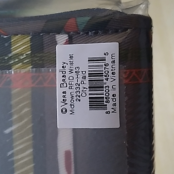 7.5 x 4 inches Vera Bradley RFID Wallet Midtown Wristlet City Plaid - Picture 2 of 8